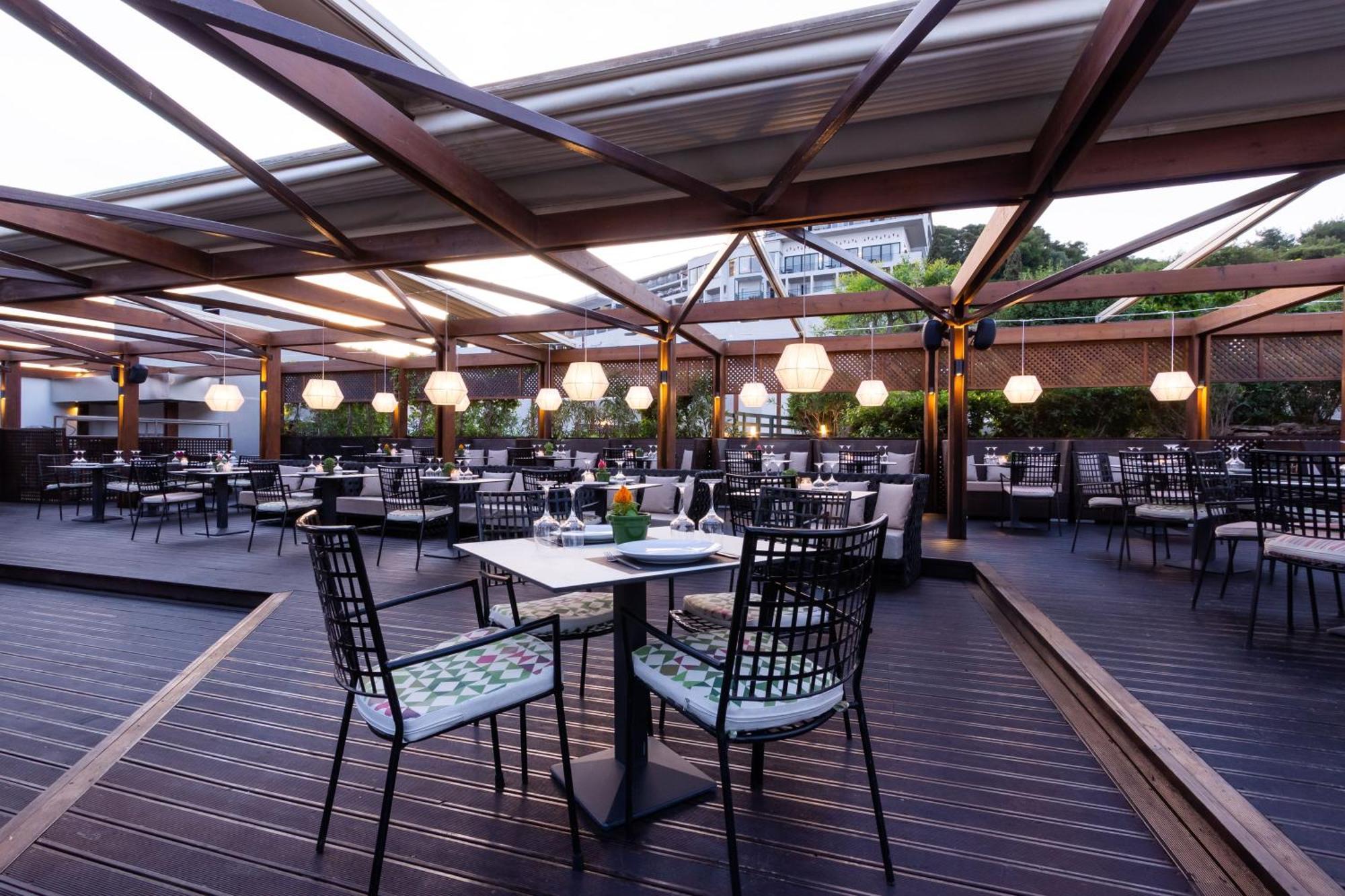 Отель Dolce By Wyndham Athens Attica Riviera 5*